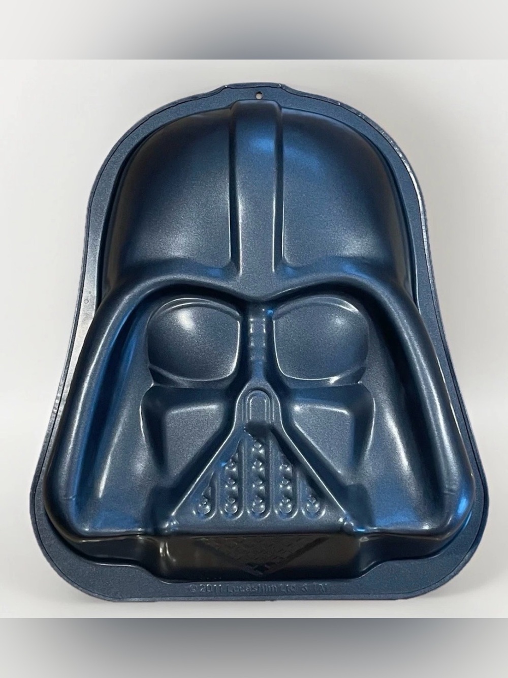 Wilton Darth Vader Cake Pan Bread Tin 11 inch Like New Star Wars Lucasfilms